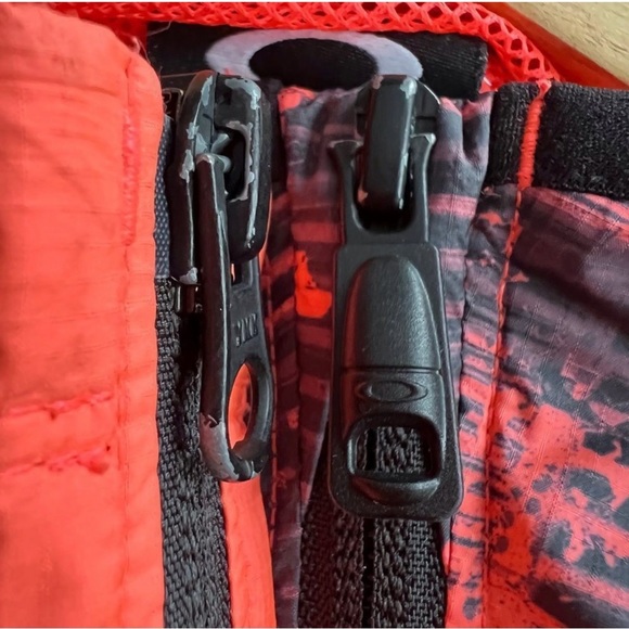 Oakley Lightweight Jacket - Picture 6 of 6